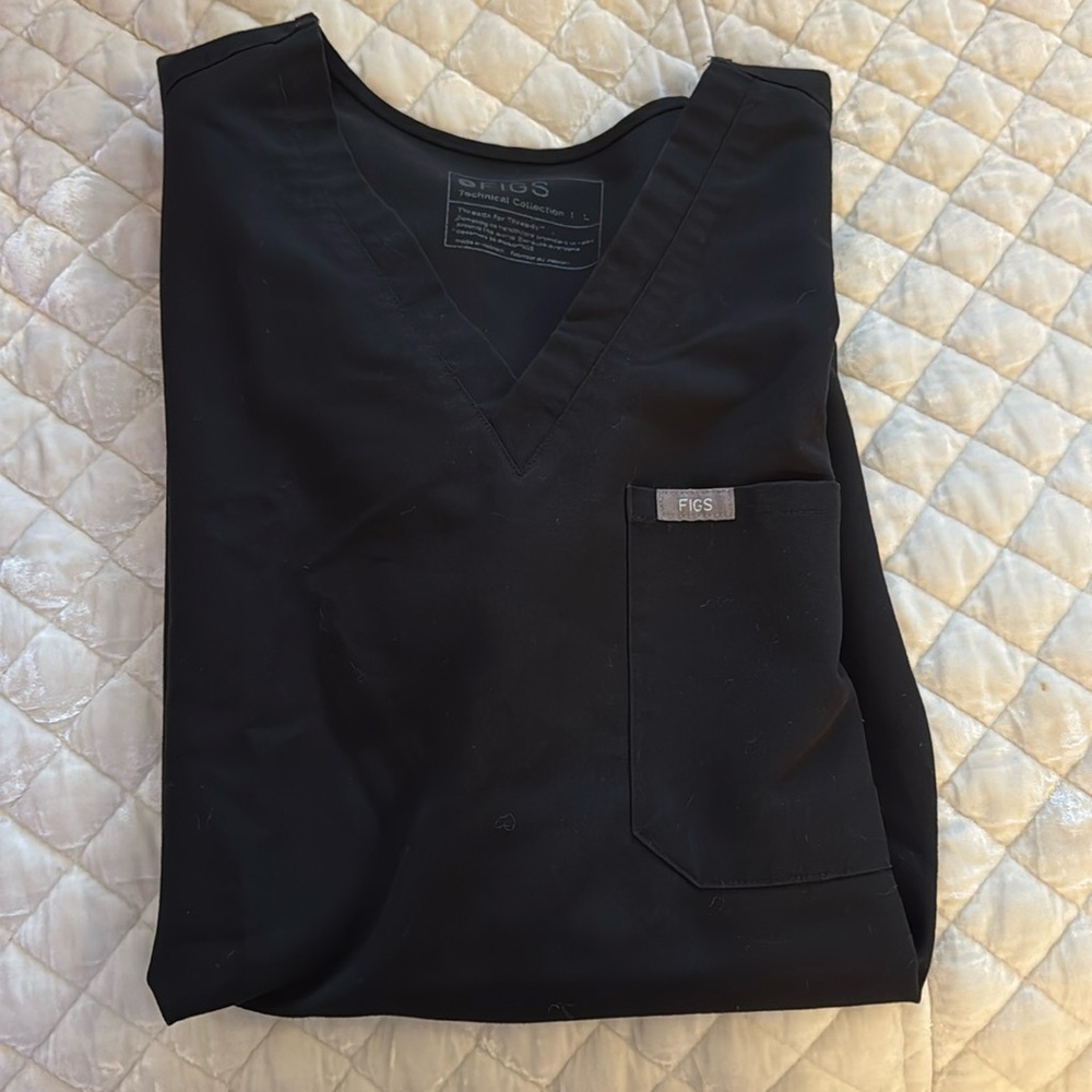 Women’s Figs Scrub Top